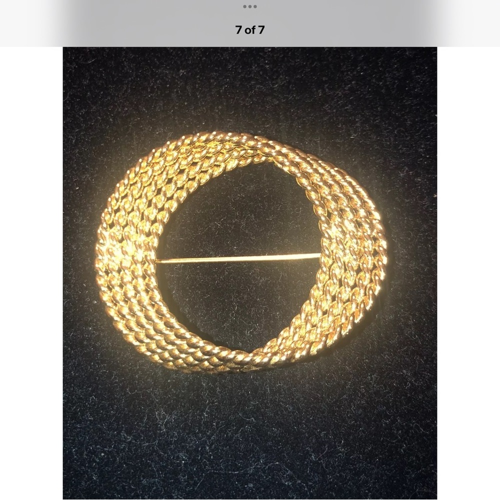 Vintage Signed Monet Swirl Circle Rope Gold Tone Brooch Pin Gold Tone Elegant